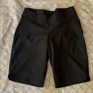 Columbia pull on shorts